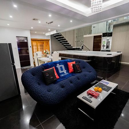 ลุคส์ ลอฟต์ โฮเต็ล แอนด์ เรสซิเดนซ์ Hotel Batangas ภายนอก รูปภาพ