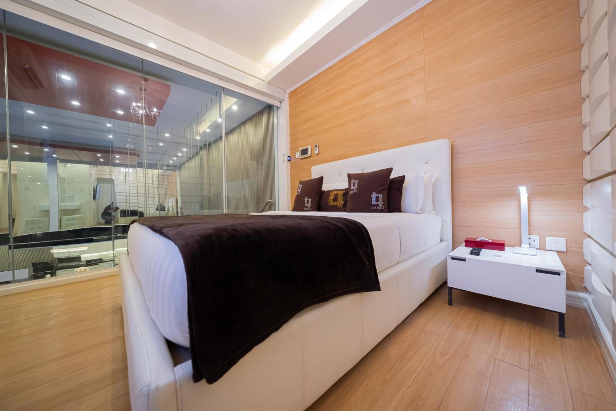 ลุคส์ ลอฟต์ โฮเต็ล แอนด์ เรสซิเดนซ์ Hotel Batangas ภายนอก รูปภาพ